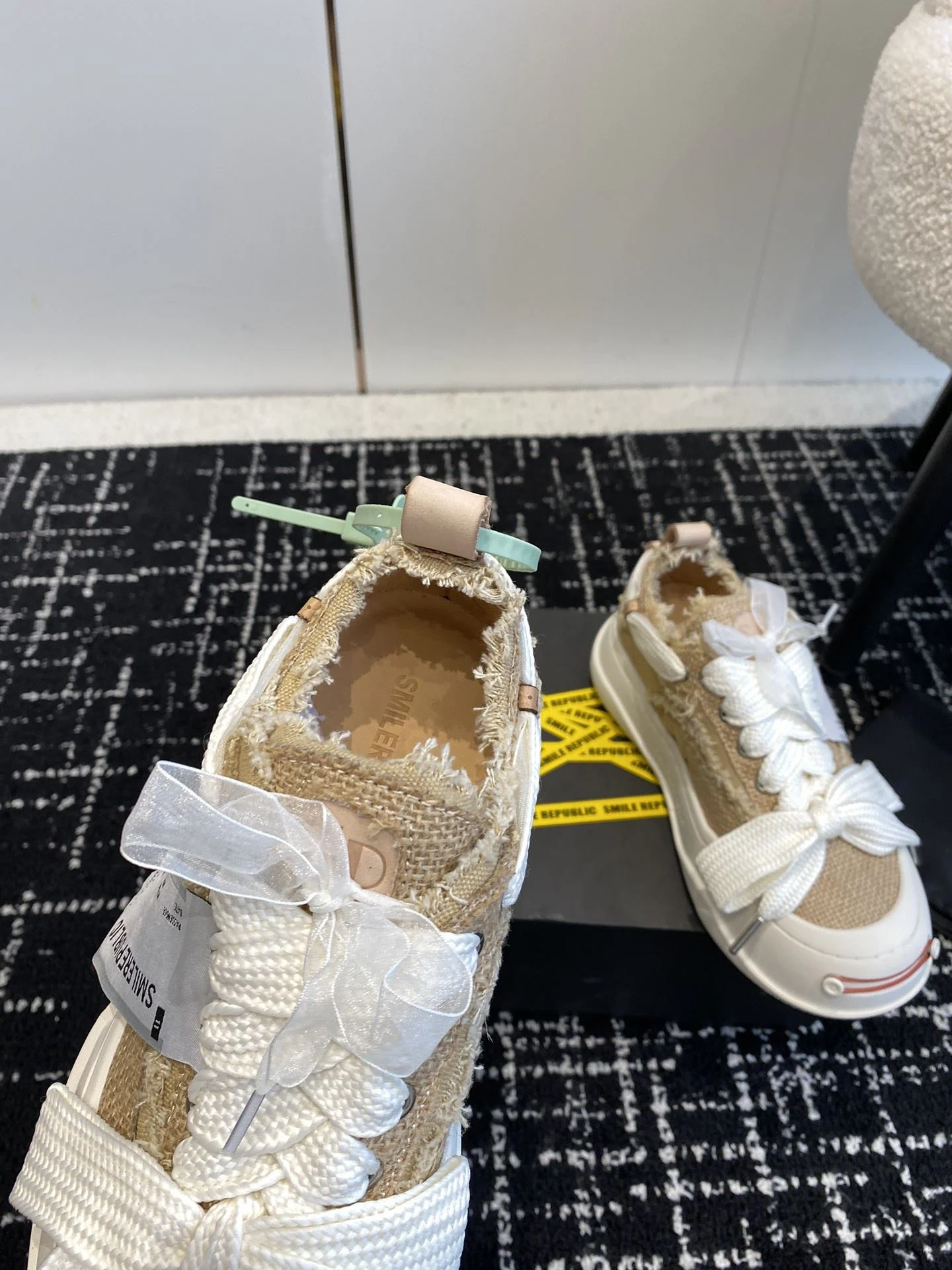 Smilerepublic Shoes Bright 7233