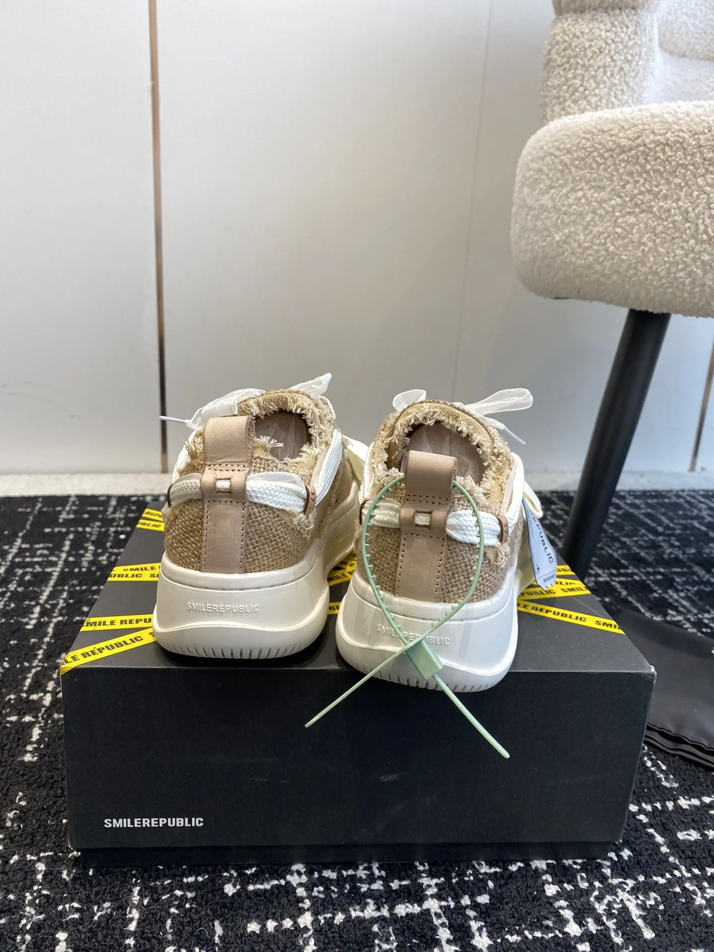 Smilerepublic Shoes Bright 7233
