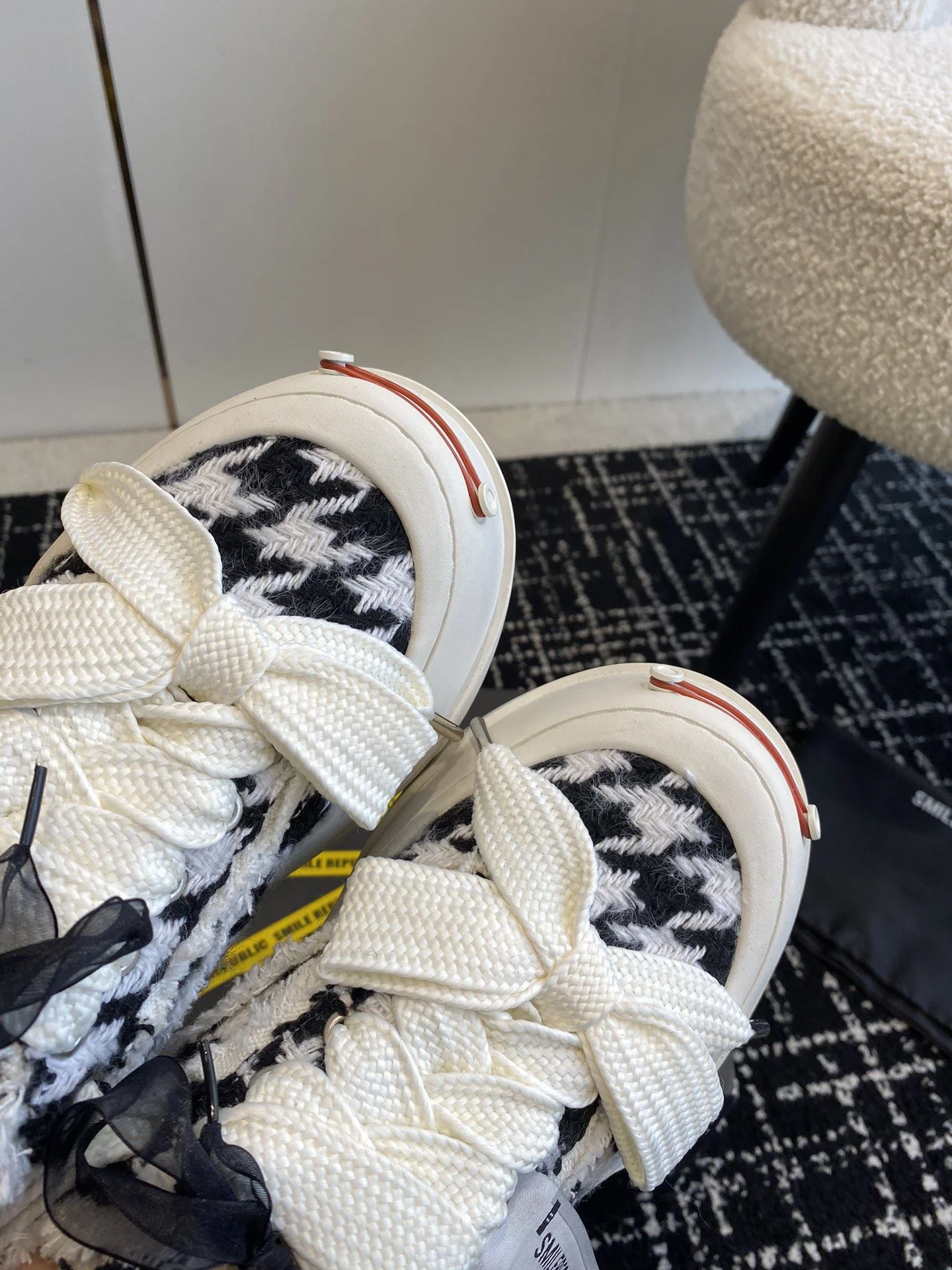Minimalist Smilerepublic Shoes 7228