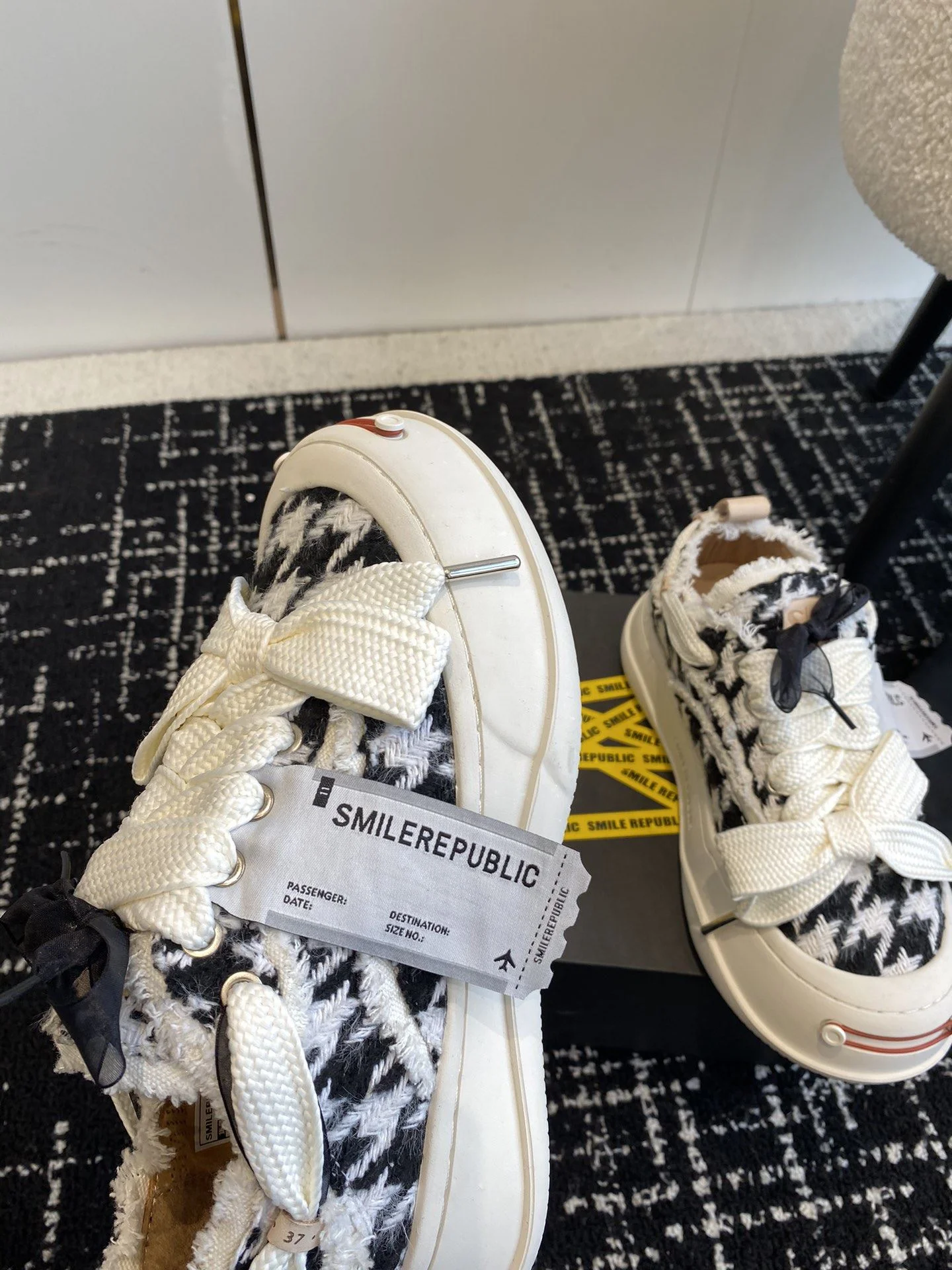 Minimalist Smilerepublic Shoes 7228