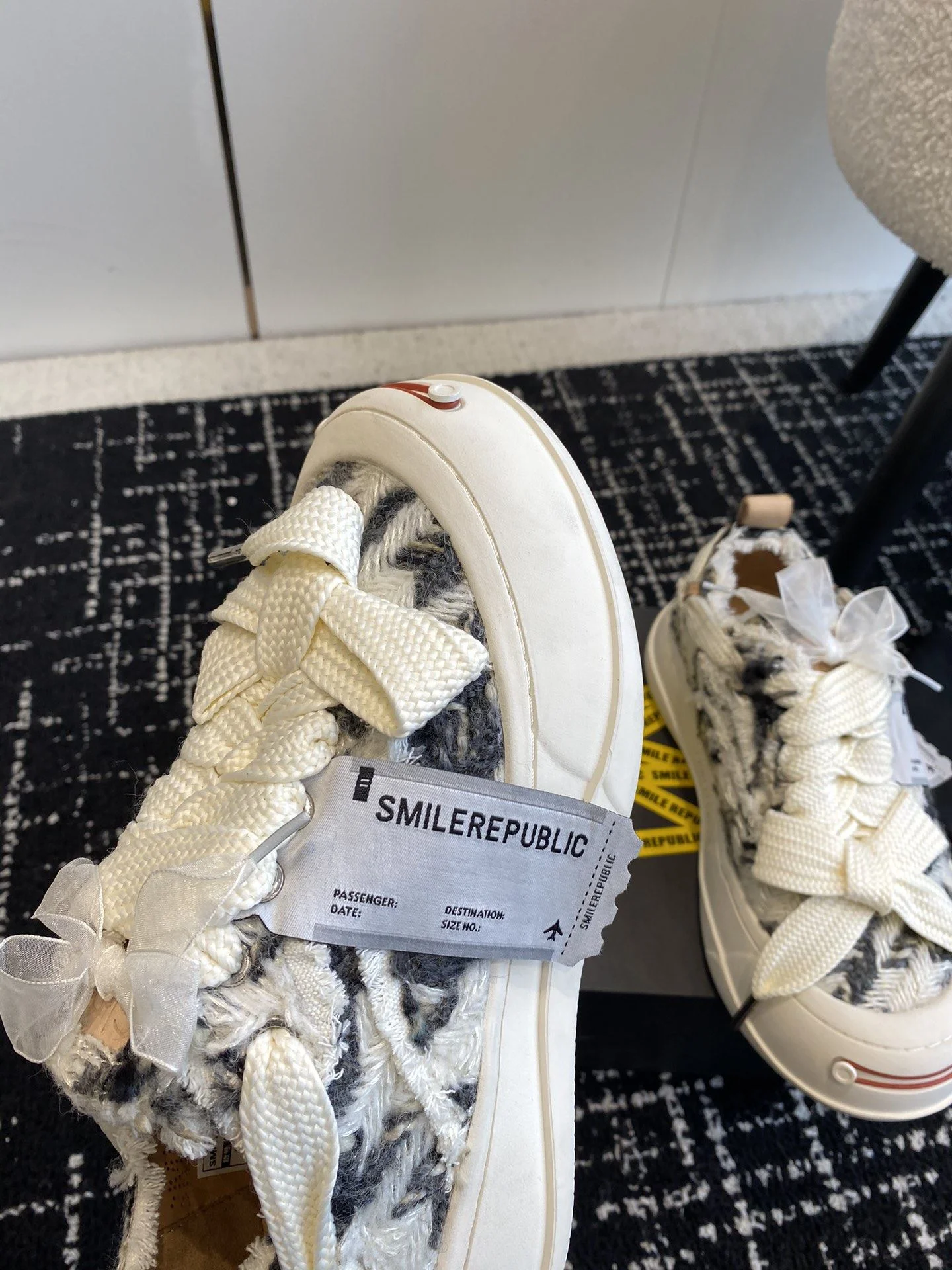 Minimalist Smilerepublic Shoes 7270