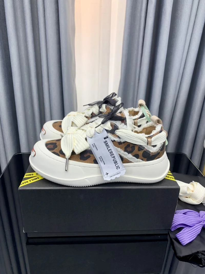Premium Smilerepublic Shoes 8947