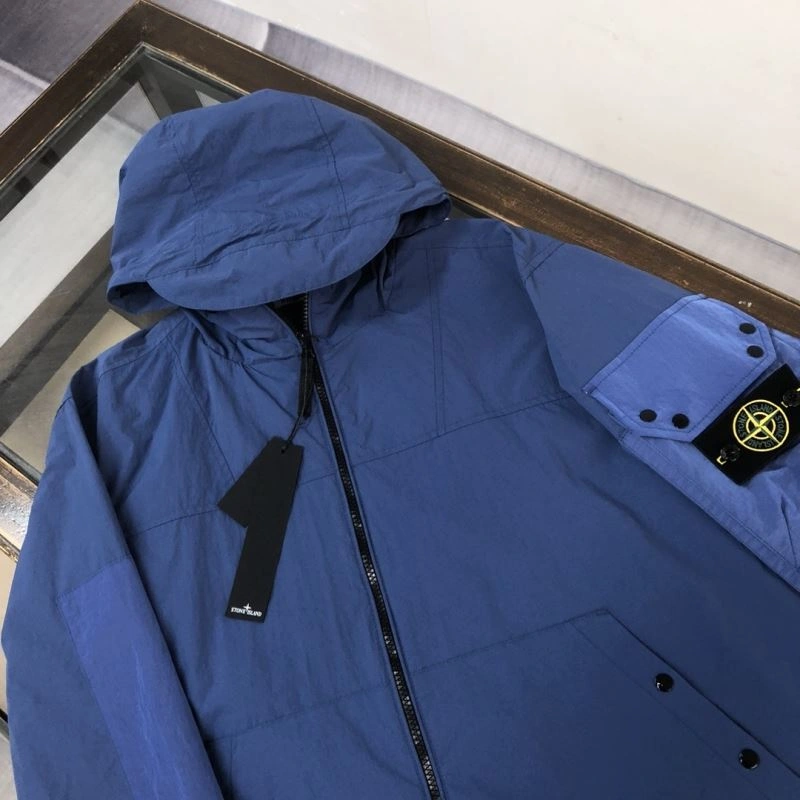 Vibrant Stone Island Outwear 172950