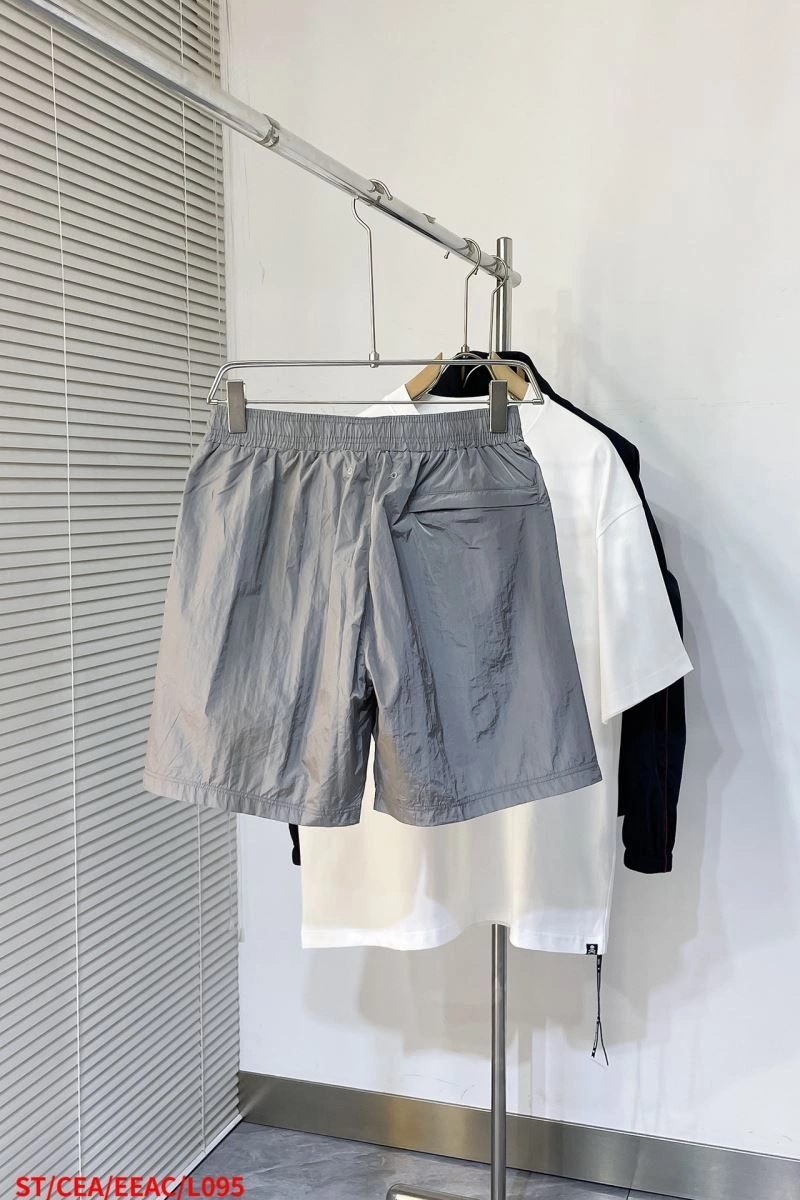 RelaxedFit Stone Island Short Pants 172811