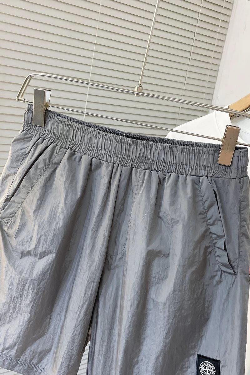 RelaxedFit Stone Island Short Pants 172811