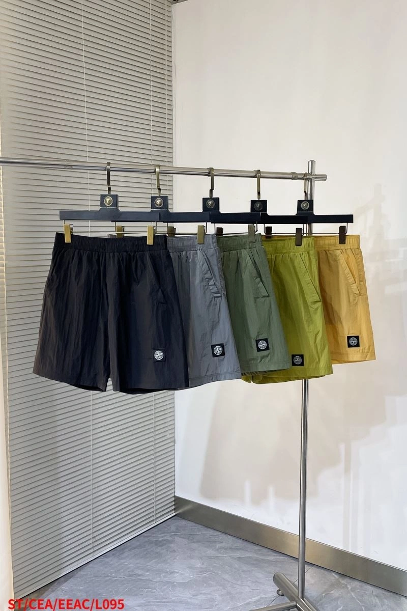 RelaxedFit Stone Island Short Pants 172811