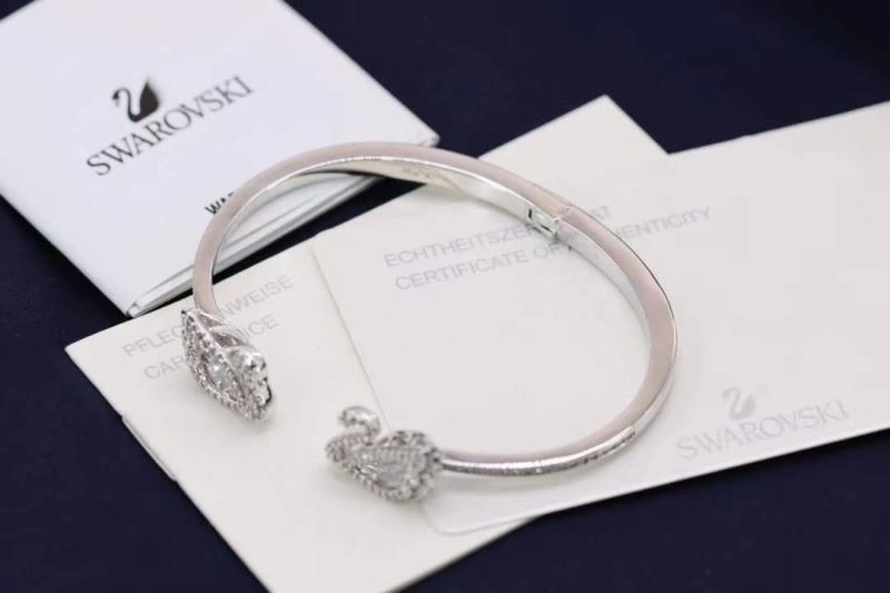 ModernLook Swarovski Bracelets 252224