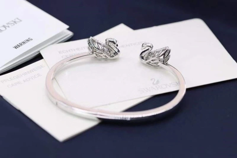 Tailored Swarovski Bracelets 252060