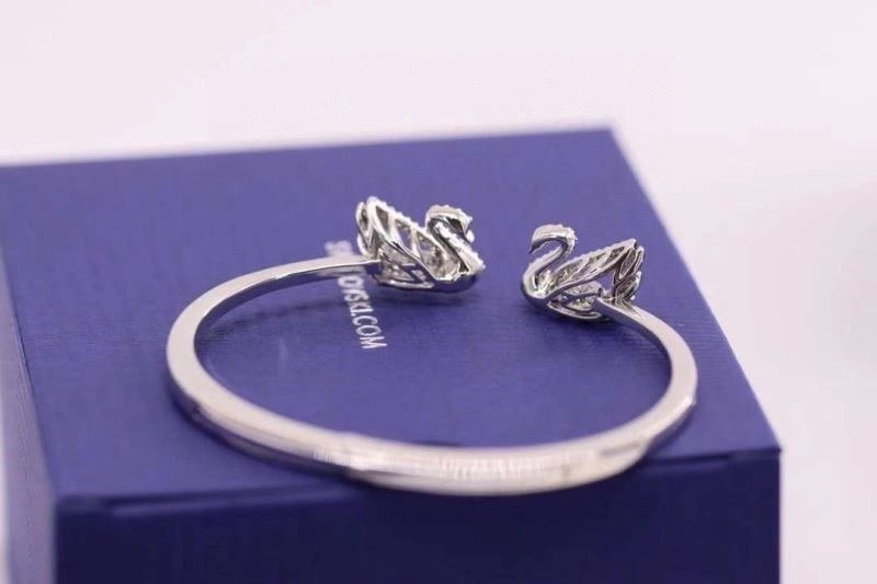 Tailored Swarovski Bracelets 252060