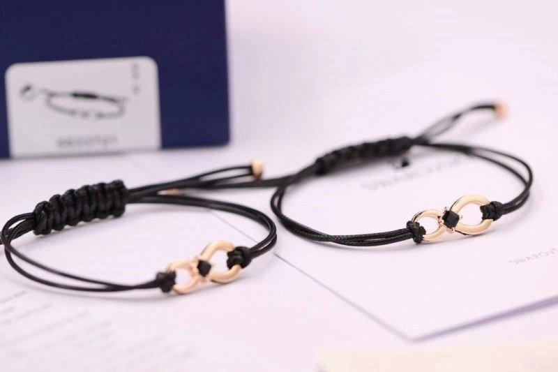 Attractive Swarovski Bracelets 252091
