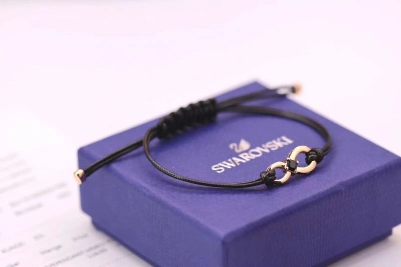 Attractive Swarovski Bracelets 252091