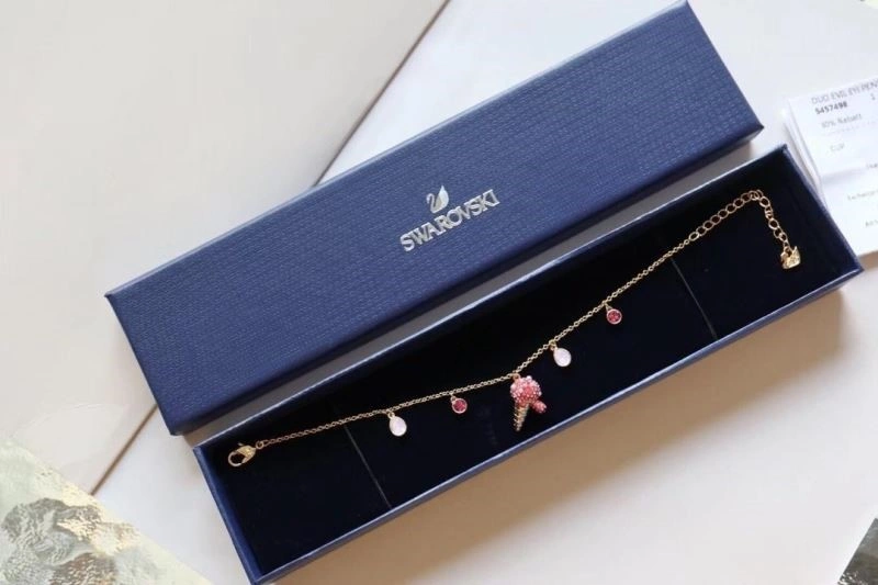 Fashionable Swarovski Bracelets 252000