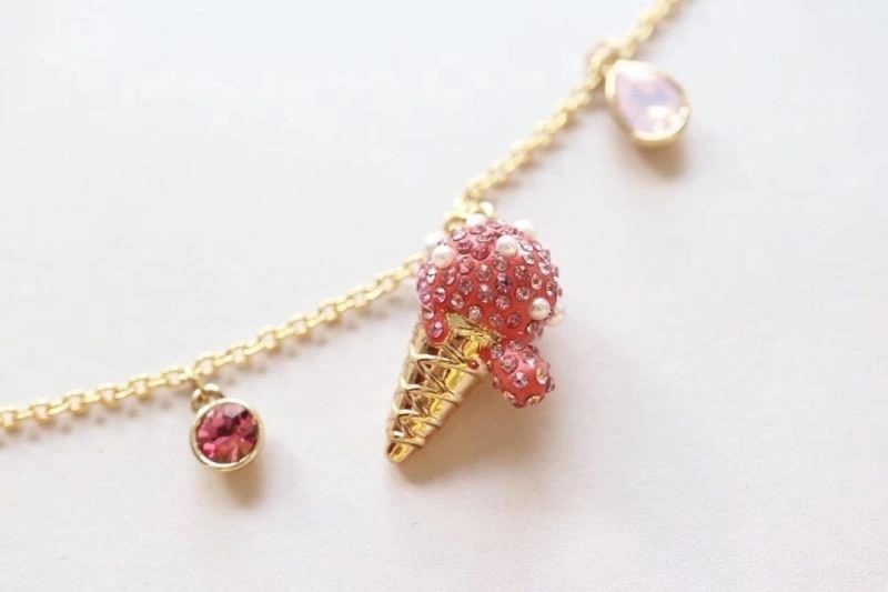 Fashionable Swarovski Bracelets 252000