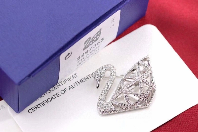 Classic Swarovski Brooches 251802