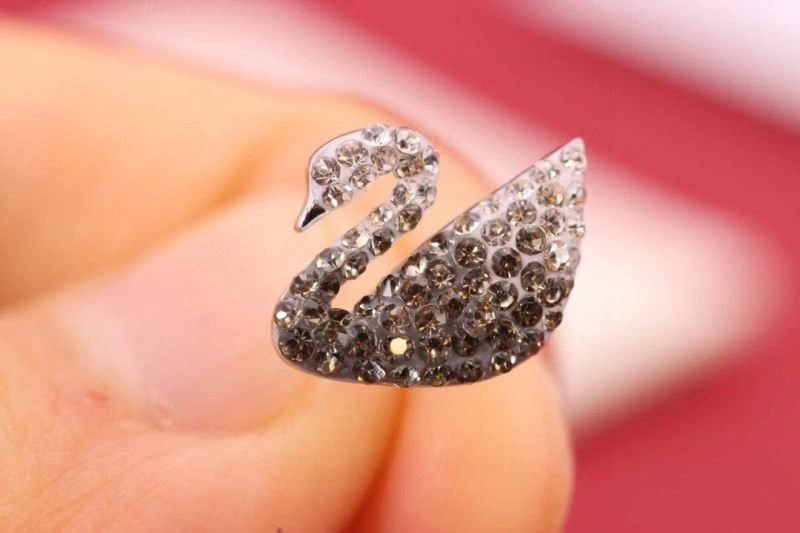 Flexible Swarovski Earrings 252210