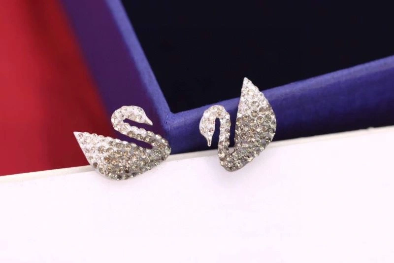 Flexible Swarovski Earrings 252210