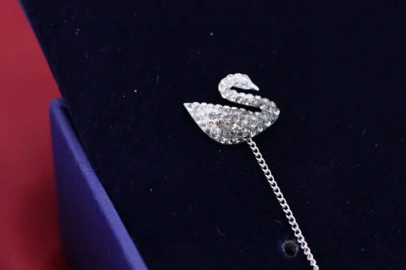 Flexible Swarovski Earrings 252210
