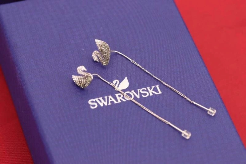Flexible Swarovski Earrings 252210