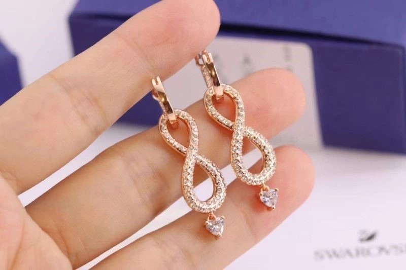 Contemporary Swarovski Earrings 252042