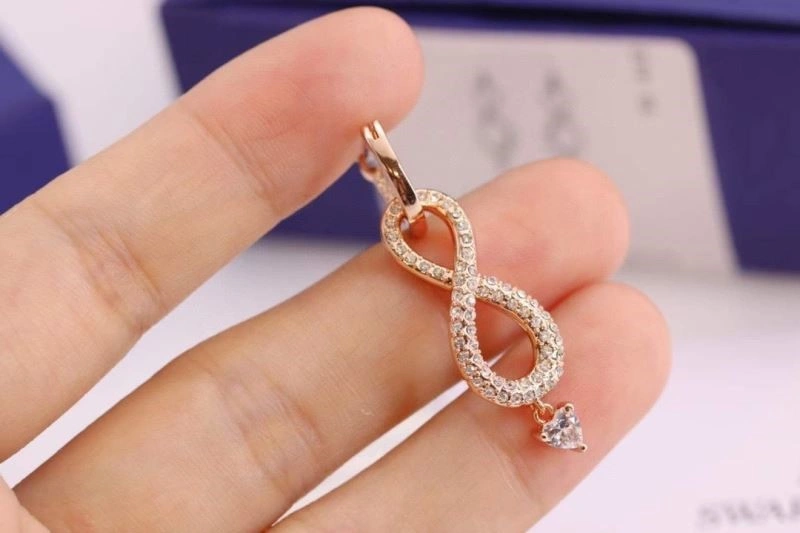Contemporary Swarovski Earrings 252042