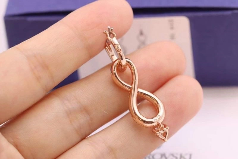 Contemporary Swarovski Earrings 252042