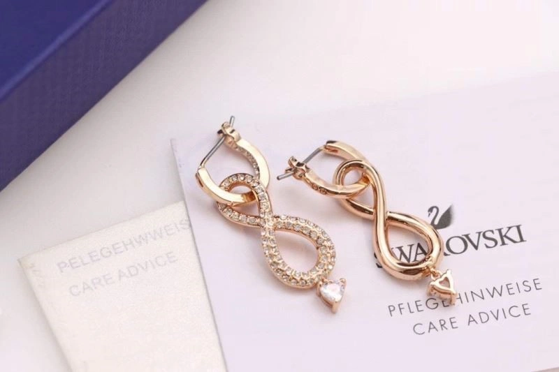 Contemporary Swarovski Earrings 252042