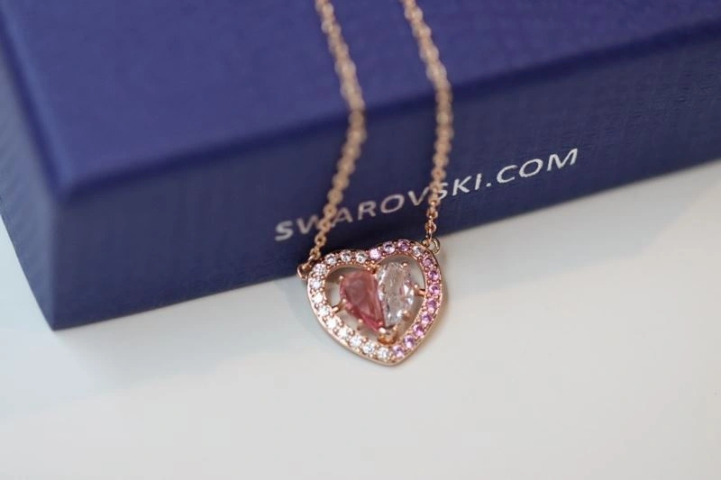 Swarovski Necklaces Lightweight 252235