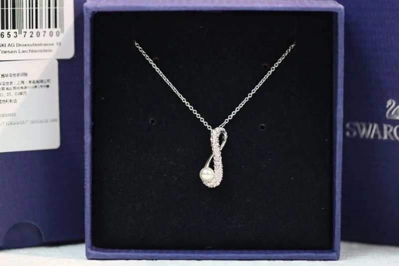 Lightweight Swarovski Necklaces 252223