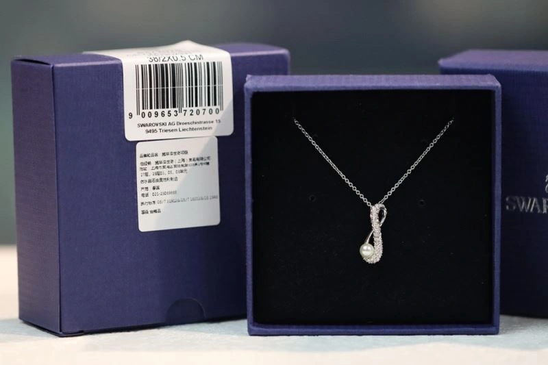 Lightweight Swarovski Necklaces 252223