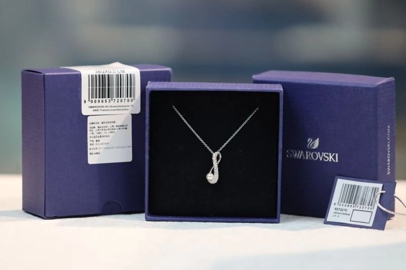 Lightweight Swarovski Necklaces 252223