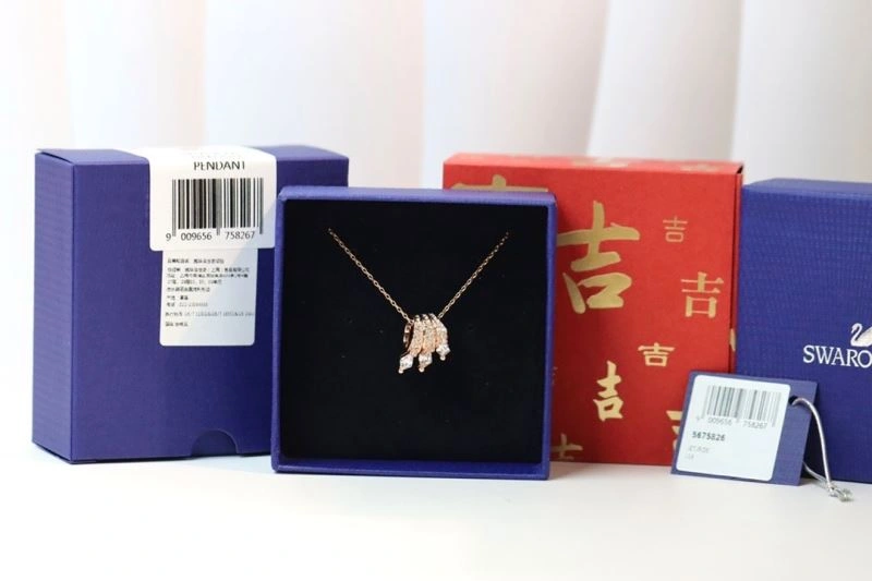 MoistureWicking Swarovski Necklaces 252249