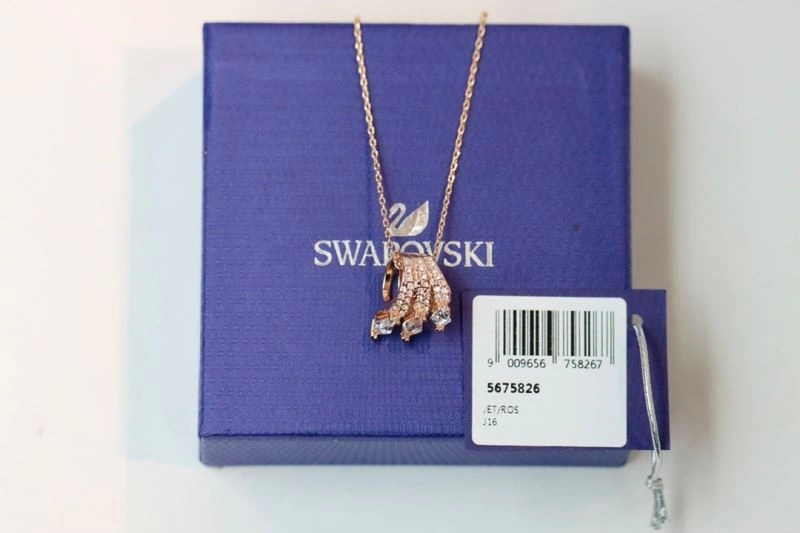 MoistureWicking Swarovski Necklaces 252249