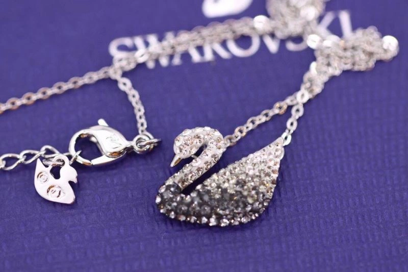 Minimalist Swarovski Necklaces 252221