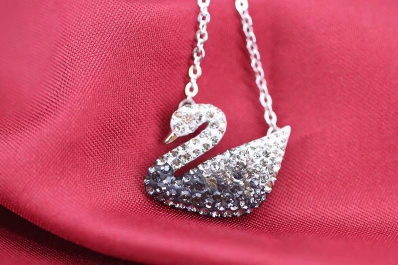Minimalist Swarovski Necklaces 252221