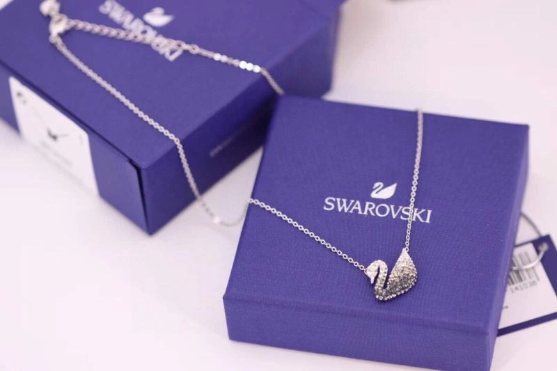 Minimalist Swarovski Necklaces 252221