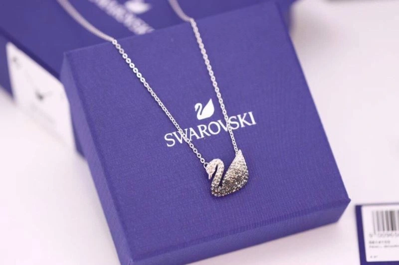 Minimalist Swarovski Necklaces 252221