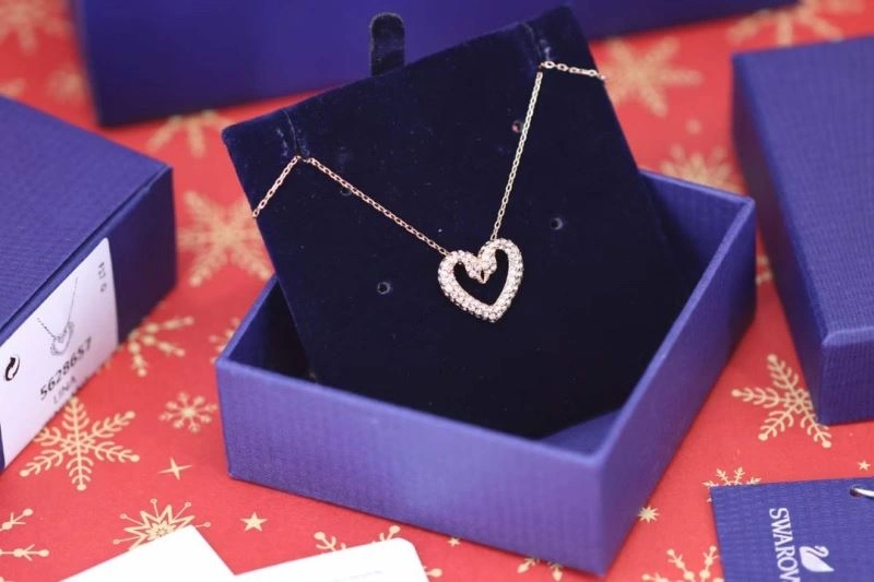 Effortless Swarovski Necklaces 252156