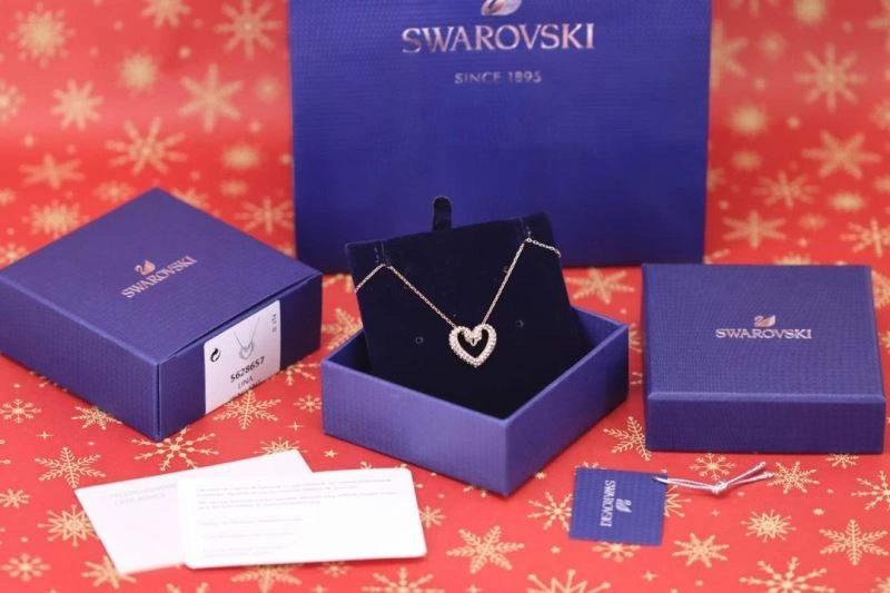 Effortless Swarovski Necklaces 252156