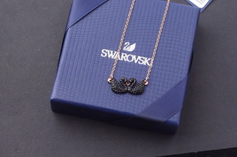 Resilient Swarovski Necklaces 252034