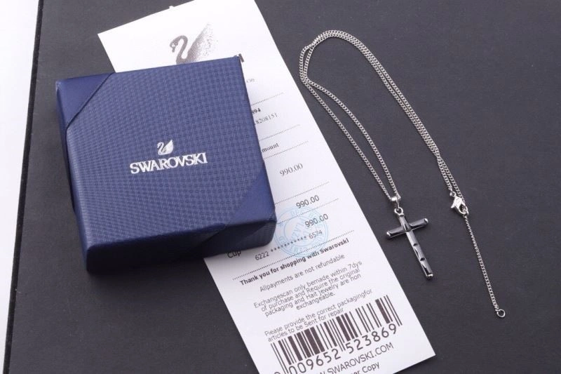 Snug Swarovski Necklaces 252038