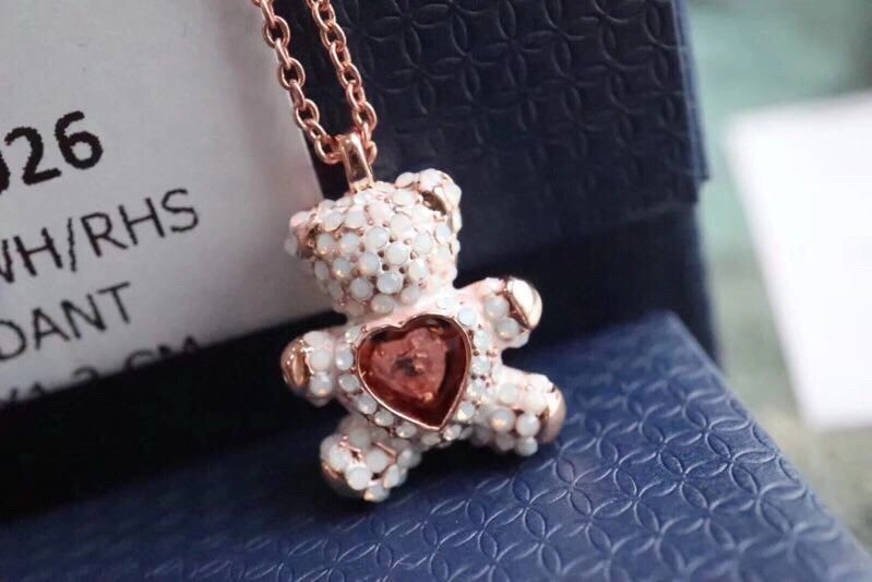 SmoothTexture Swarovski Necklaces 252027