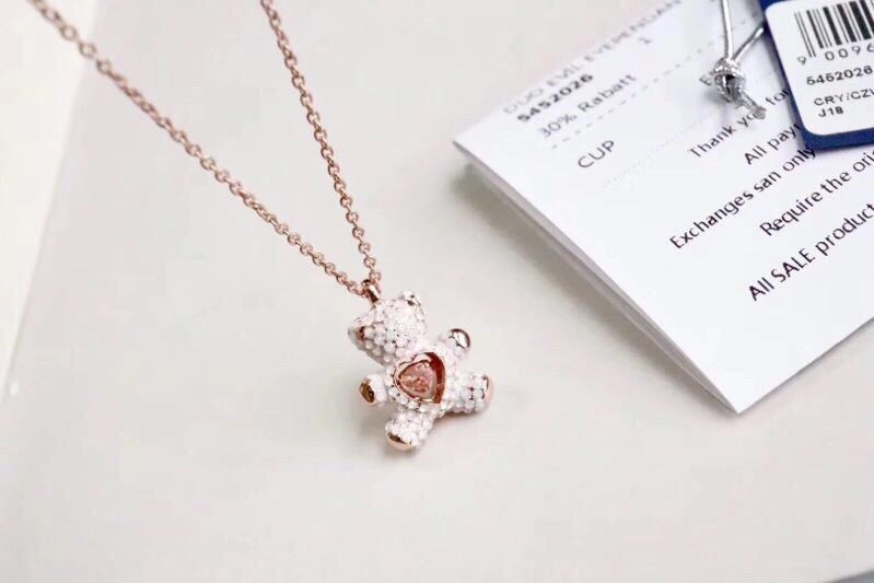 SmoothTexture Swarovski Necklaces 252027