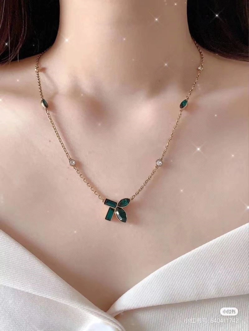 Chic Swarovski Necklaces 252017