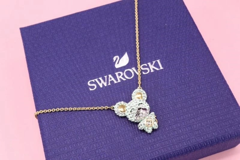 UrbanChic Swarovski Necklaces 251971