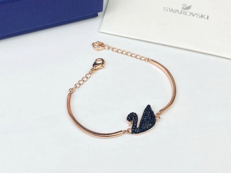 SportInspired Swarovski Necklaces 251941