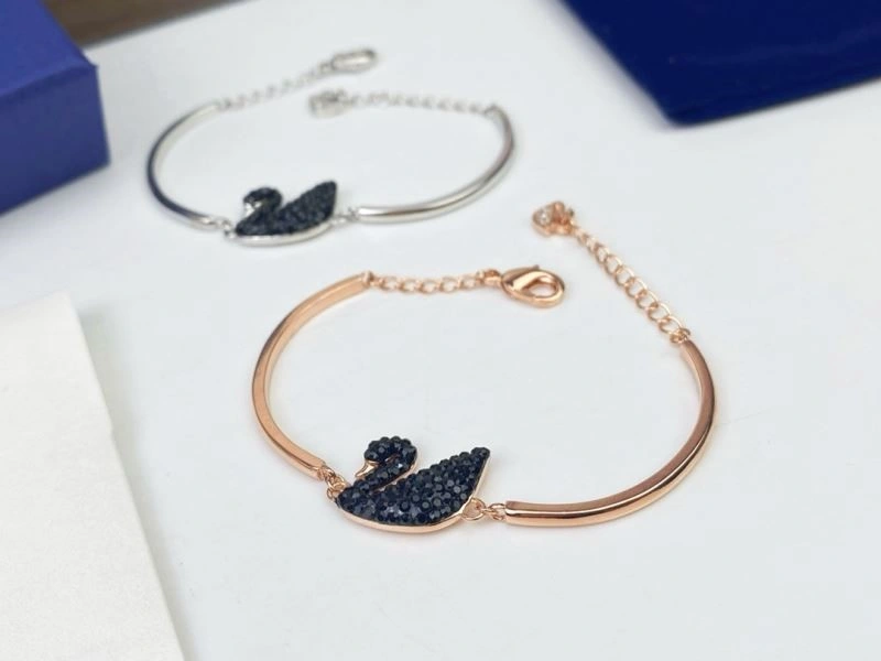 SportInspired Swarovski Necklaces 251941