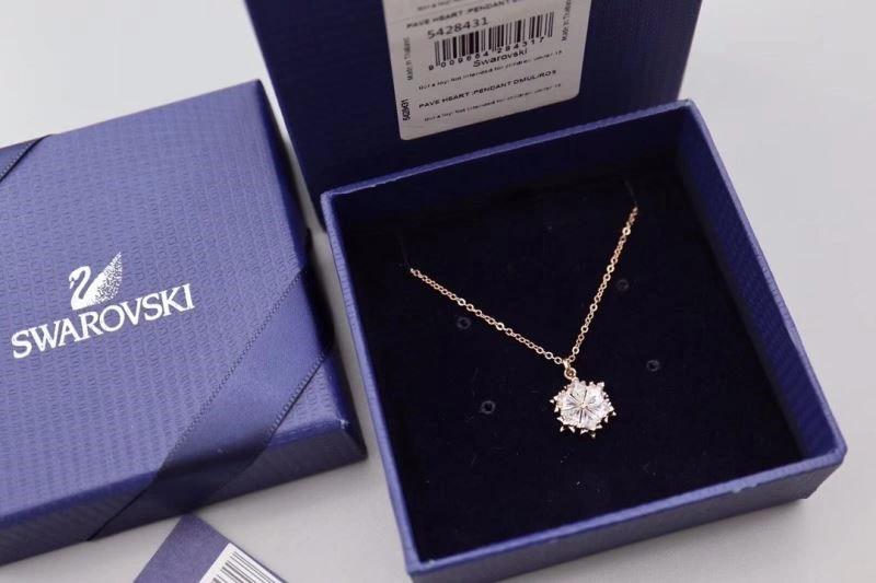 Trendsetting Swarovski Necklaces 251925