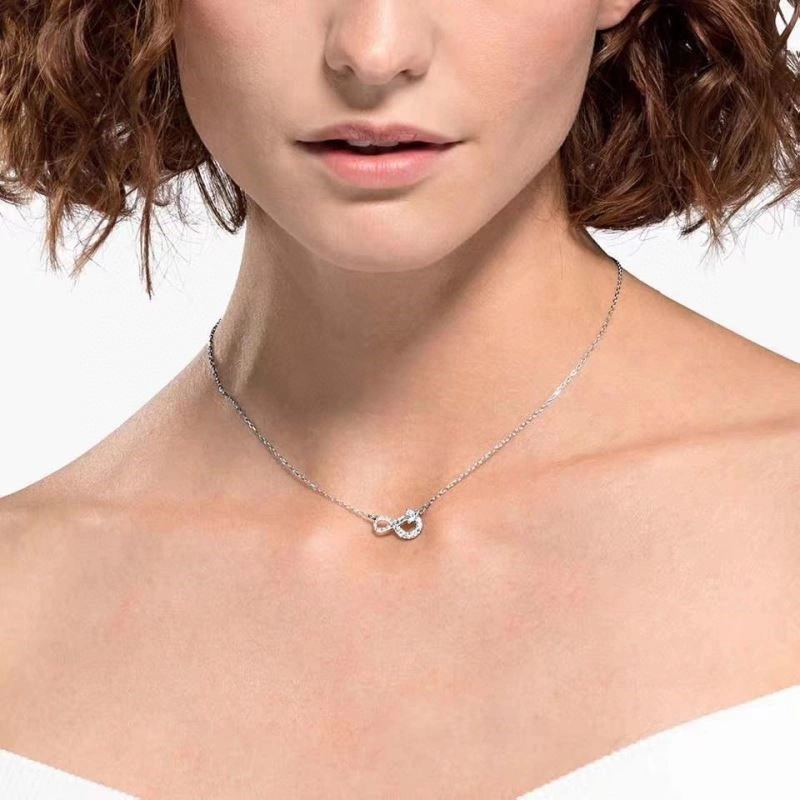 MoistureWicking Swarovski Necklaces 251897