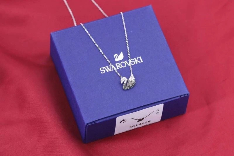 Contemporary Swarovski Necklaces 251898