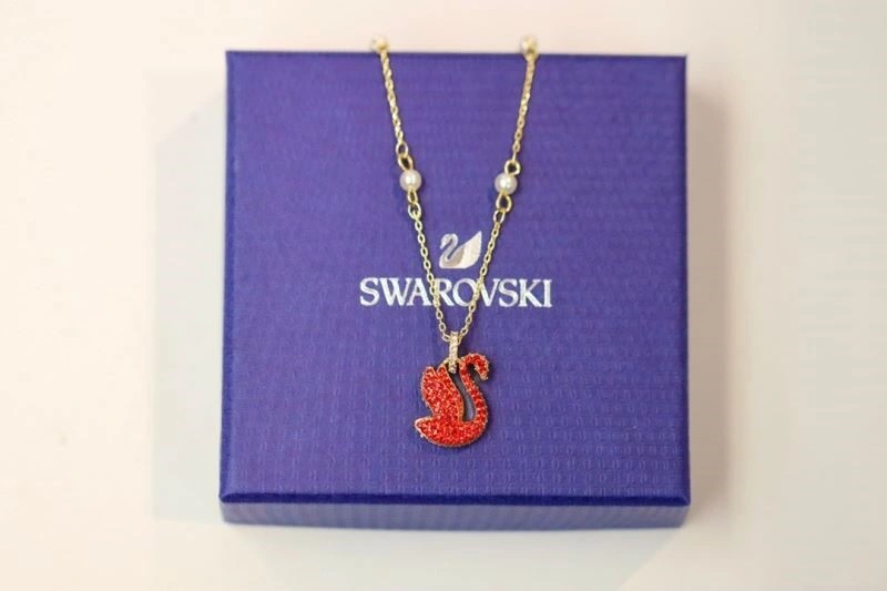 WaterResistant Swarovski Necklaces 251880